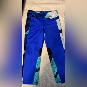 LuLaRoe active leggings. Calf length, size LG